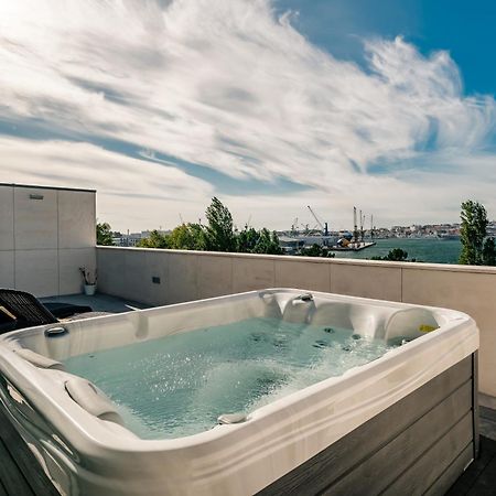 River Town View - Luxury Apartment With Jacuzzi On Terrace Viana do Castelo Zewnętrze zdjęcie