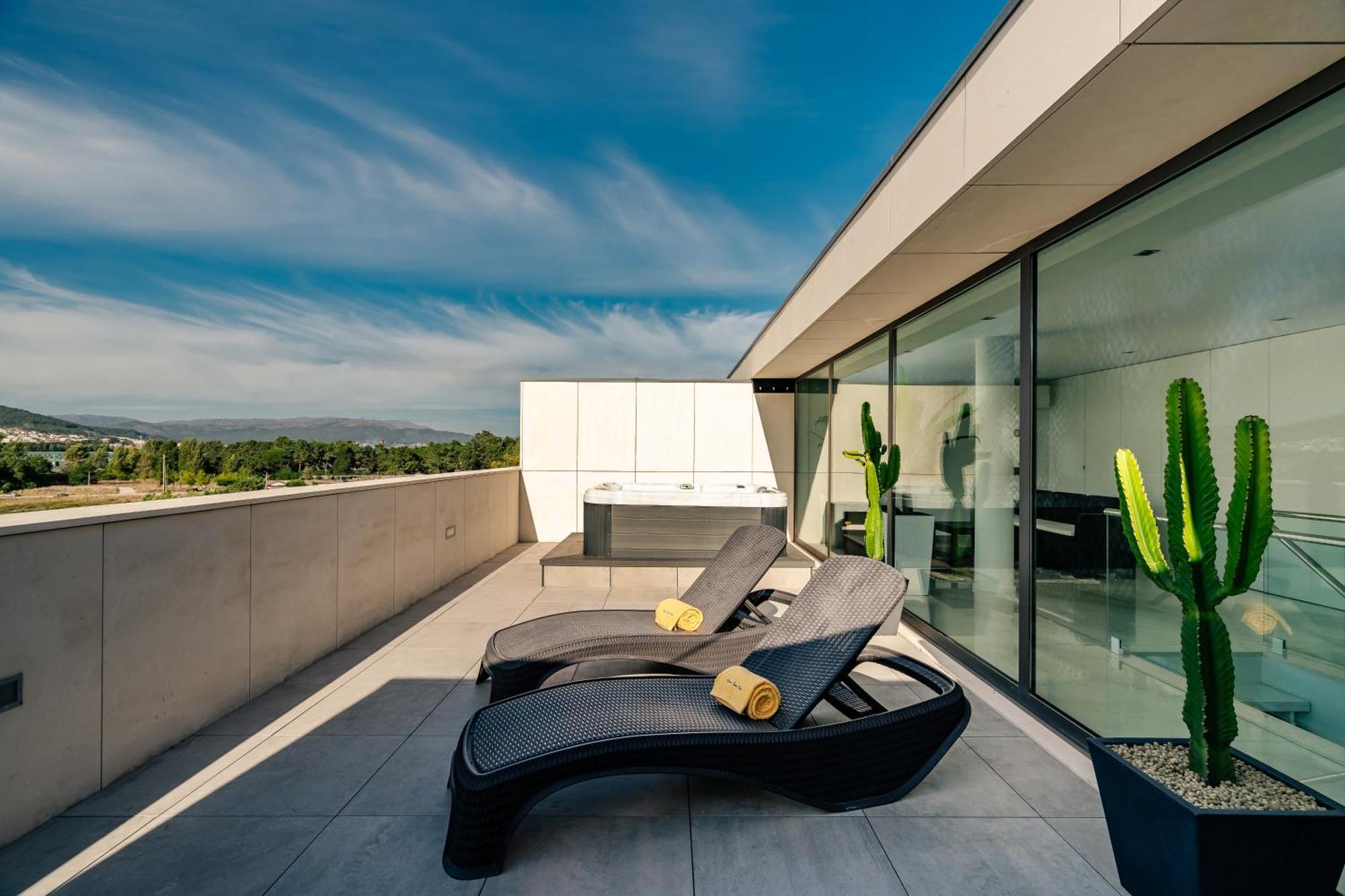River Town View - Luxury Apartment With Jacuzzi On Terrace Viana do Castelo Zewnętrze zdjęcie