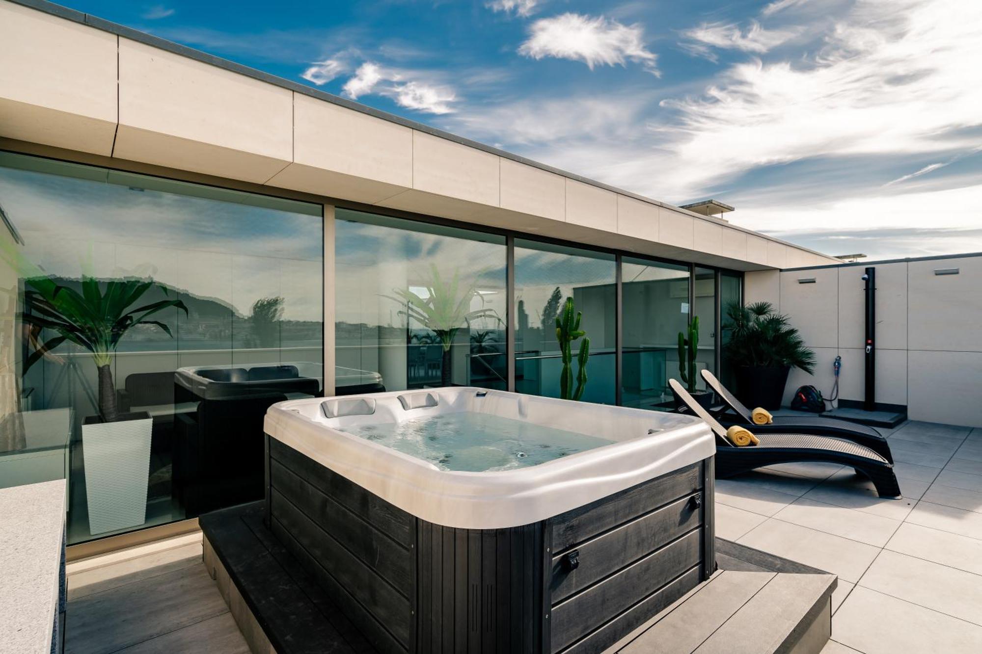 River Town View - Luxury Apartment With Jacuzzi On Terrace Viana do Castelo Zewnętrze zdjęcie