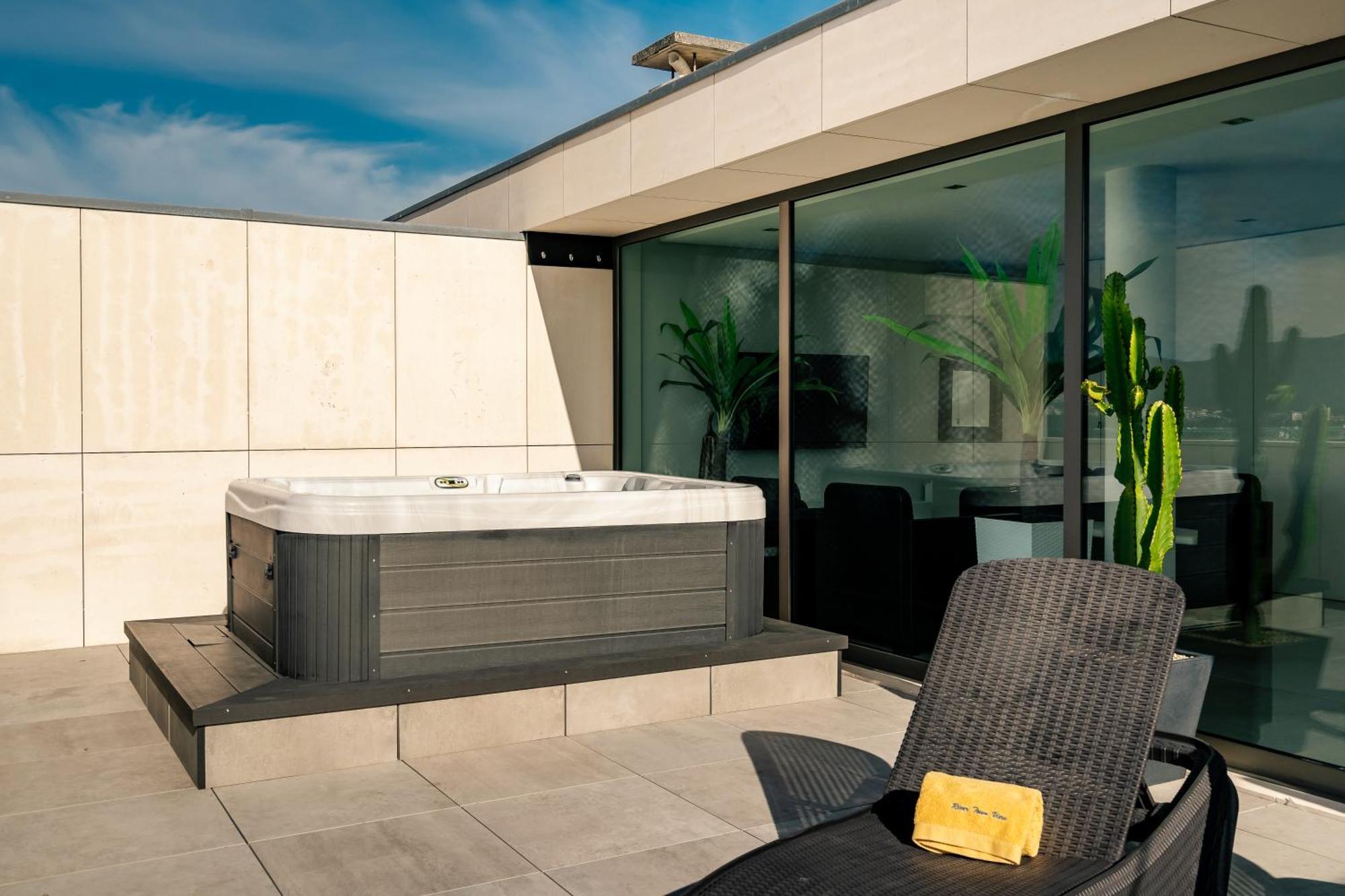 River Town View - Luxury Apartment With Jacuzzi On Terrace Viana do Castelo Zewnętrze zdjęcie