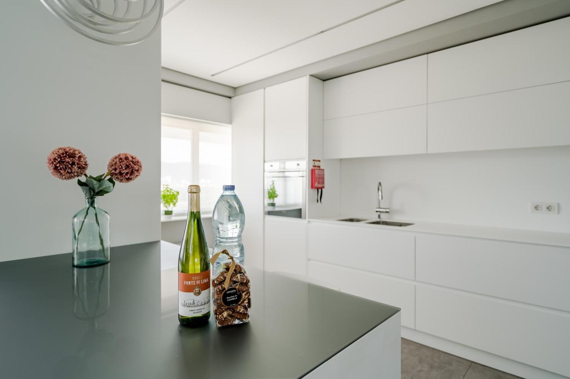 River Town View - Luxury Apartment With Jacuzzi On Terrace Viana do Castelo Zewnętrze zdjęcie